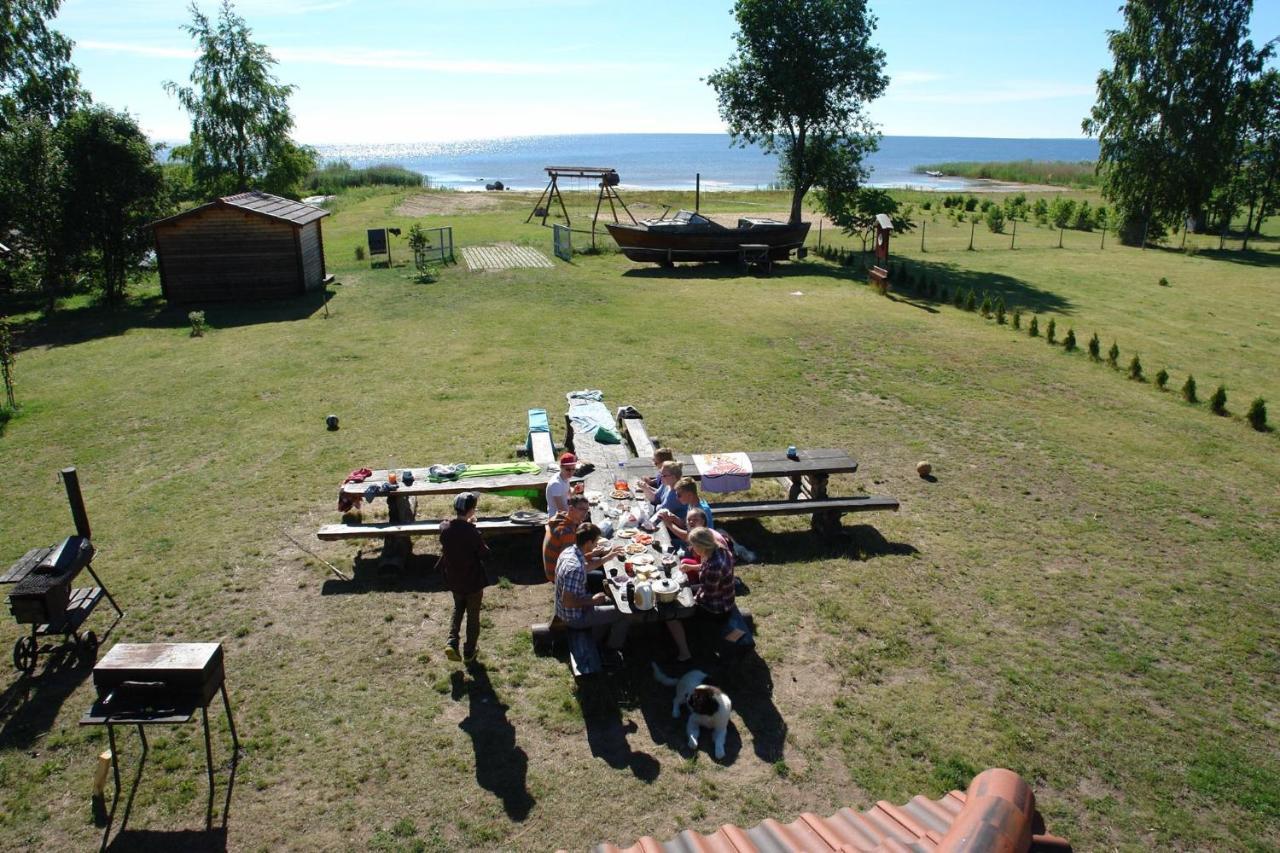 Готель Paeevatalu Camping Vilusi Екстер'єр фото