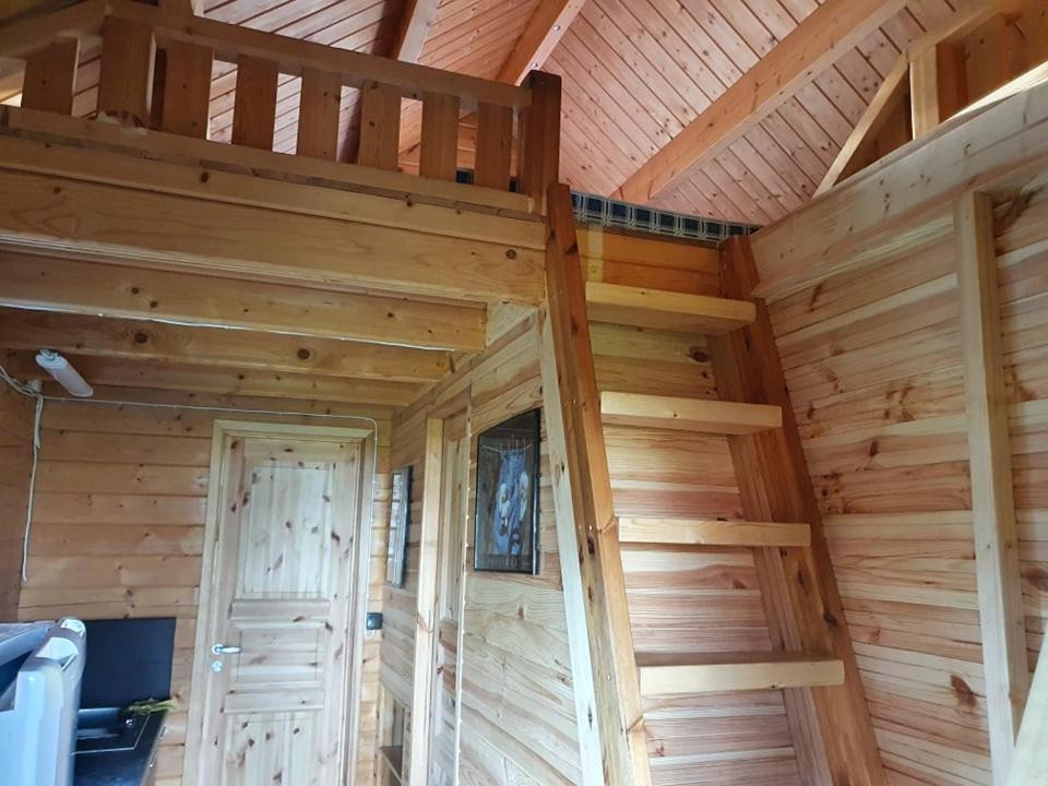 Готель Paeevatalu Camping Vilusi Екстер'єр фото