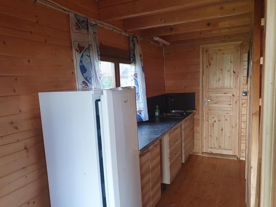 Готель Paeevatalu Camping Vilusi Екстер'єр фото