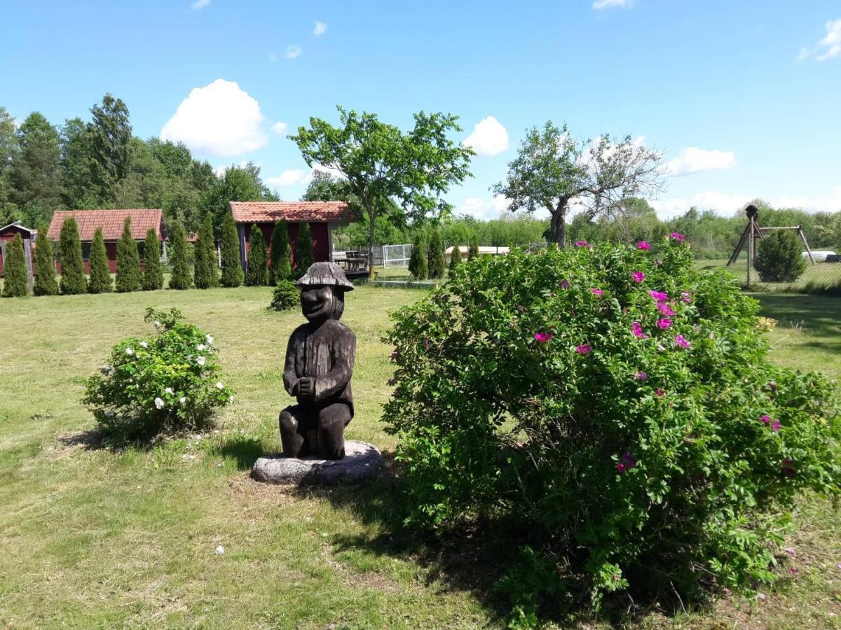 Готель Paeevatalu Camping Vilusi Екстер'єр фото