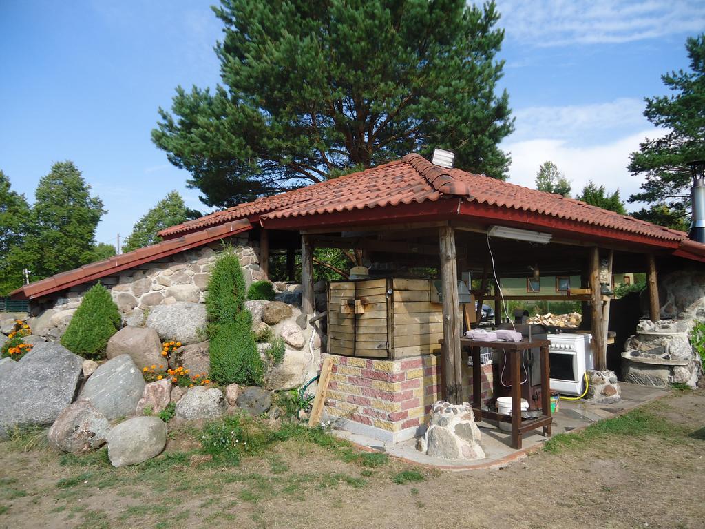 Готель Paeevatalu Camping Vilusi Екстер'єр фото