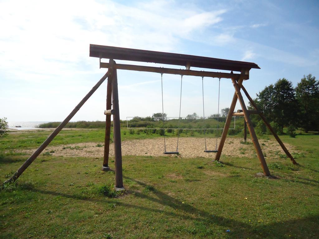 Готель Paeevatalu Camping Vilusi Екстер'єр фото